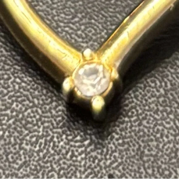 Vintage Gold Colored Heart Brooch/Pendant with Crystal Diamond Accent - Picture 3 of 10